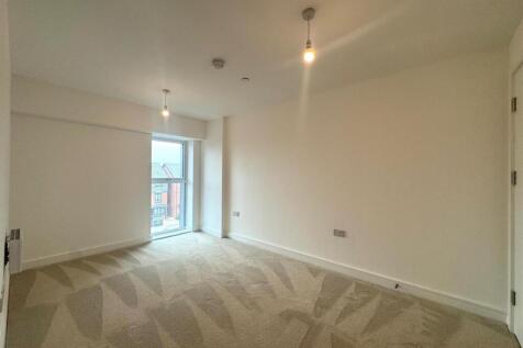 Main bedroom pic 1.jpeg